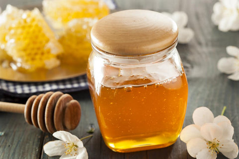 The Sweet Benefits of Raw Honey: Why Foxadise Farms' Honey Stands Out
